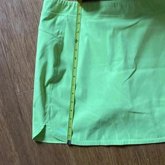 Adidas bright yellow women’s skort size 6 - like new - back pocket - Picture 6 of 7